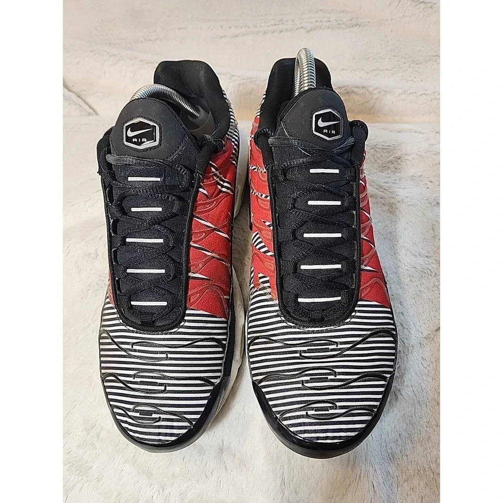 Nike Air Max Plus TN Red Black White Stripe AV7021-600 Mens Sneakers